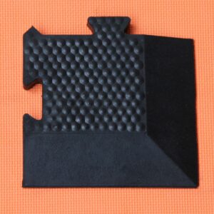 Interlocking corner block